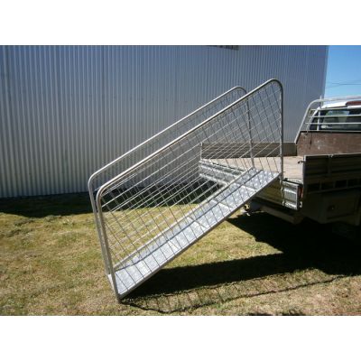 PORTABLE SHEEP LOAD OUT RAMPS